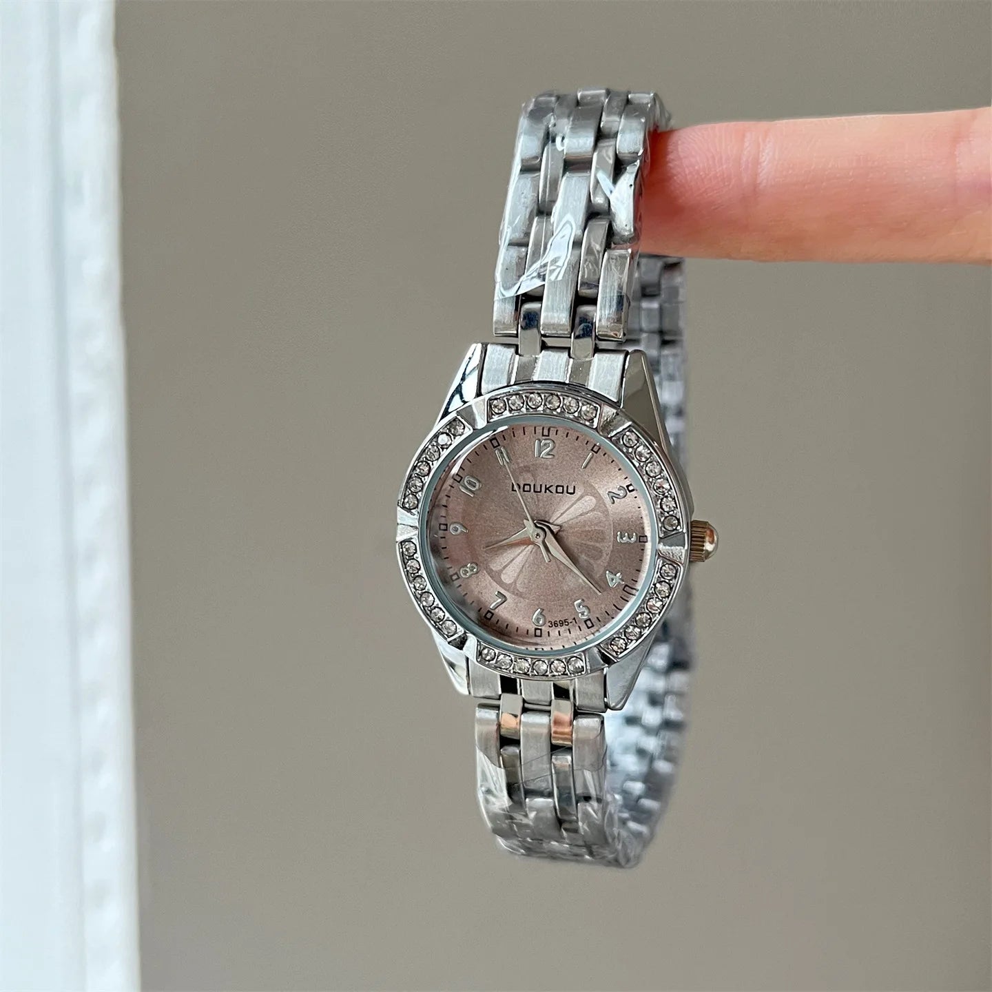 Fashionable unisex Quartz Watch