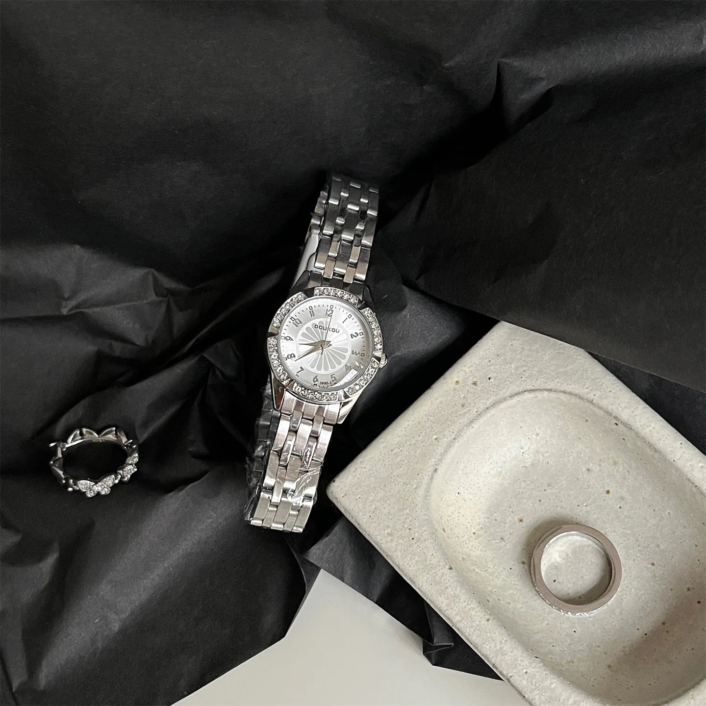 Fashionable unisex Quartz Watch