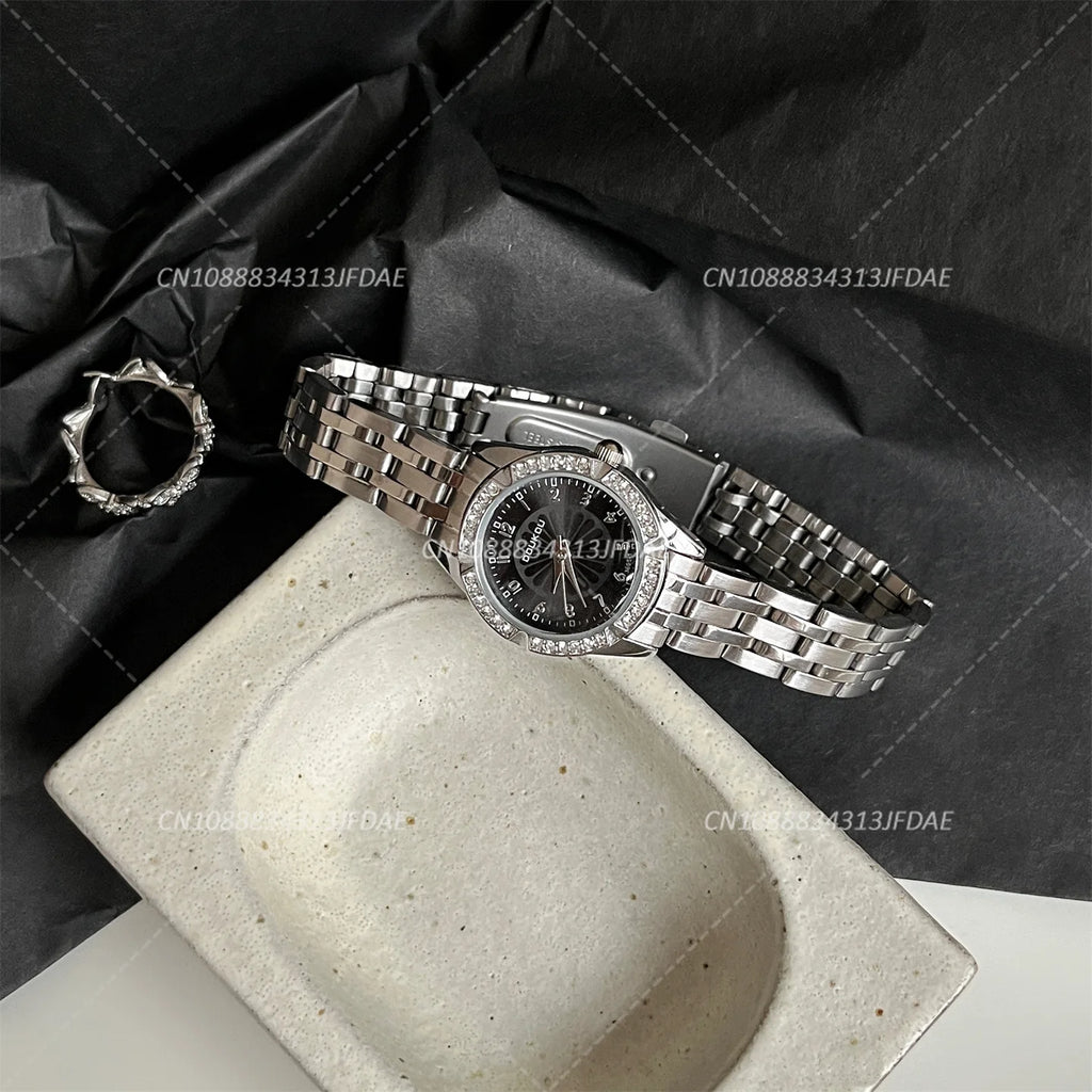 Fashionable unisex Quartz Watch