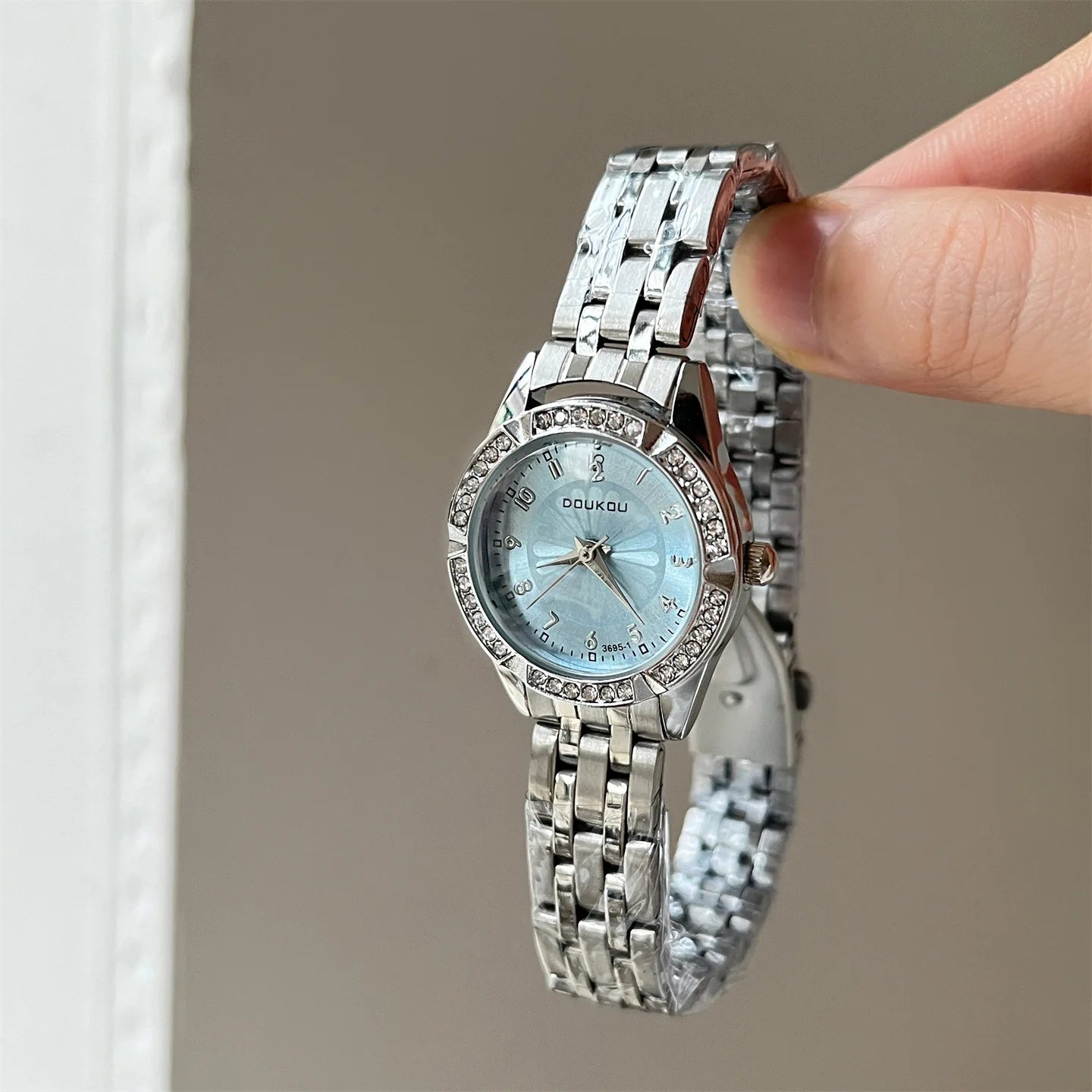 Fashionable unisex Quartz Watch